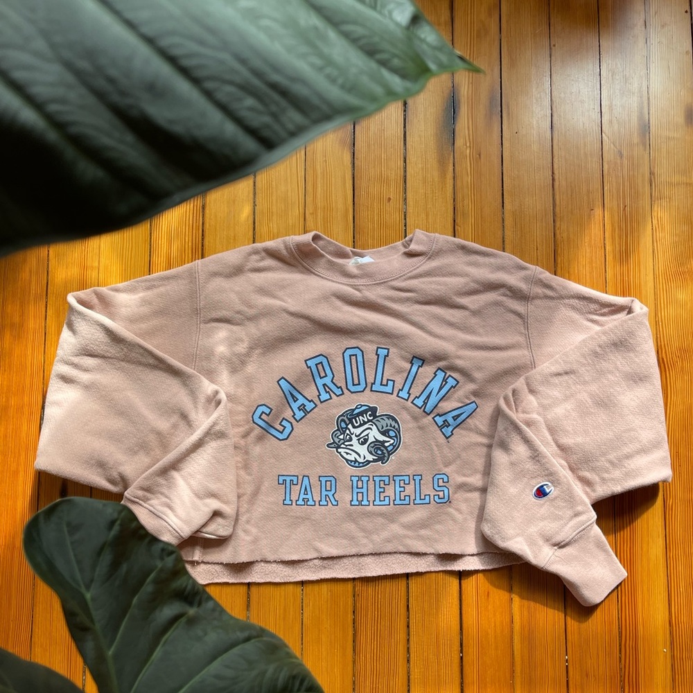 Cropped Champion Carolina Tar Heels Crewneck